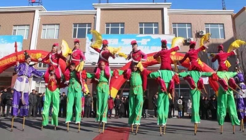 视频直播家乡年     海城高跷代代传