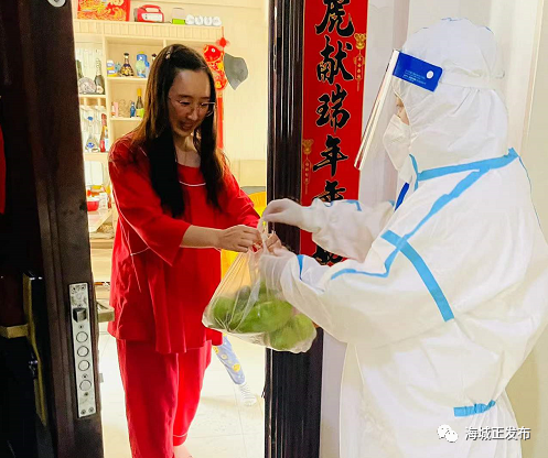 一天爬楼两三万步！海州街道合力社区网格员王威的一天.....