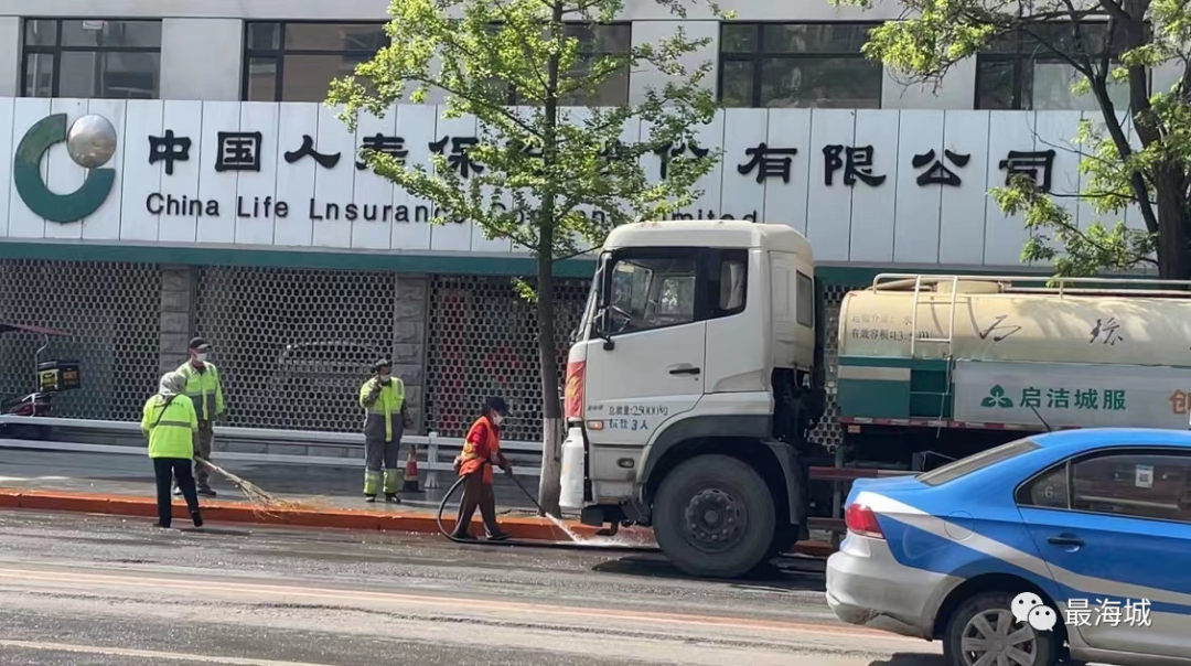 提升道路洁净度 环卫全面开启“湿式化”作业模式
