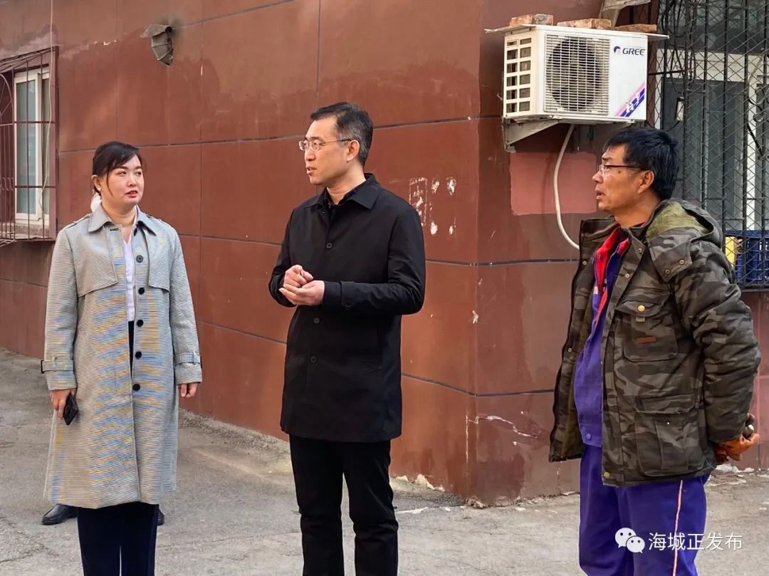 副市长刘哲调研老旧小区“飞线”整治工作