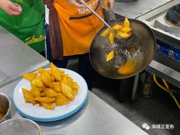 【走进海城】“辽宁海城兴海三里桥美食节”火爆举行