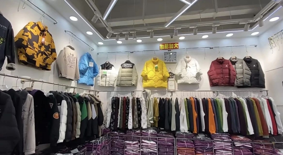 “电商直播” 引领西柳服装产业“振翅蝶变”!