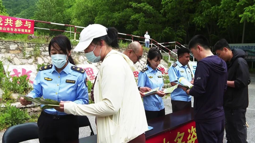 【“两为”大比武】鞍山市生态环境局海城分局开展生物多样性保护宣传活动