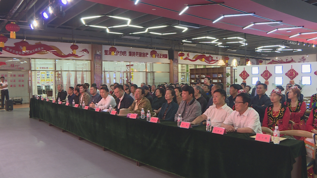 海城市举行“与人民同行”新时代文明实践文艺志愿服务活动启动暨“强基工程”文艺帮扶项目签约仪式