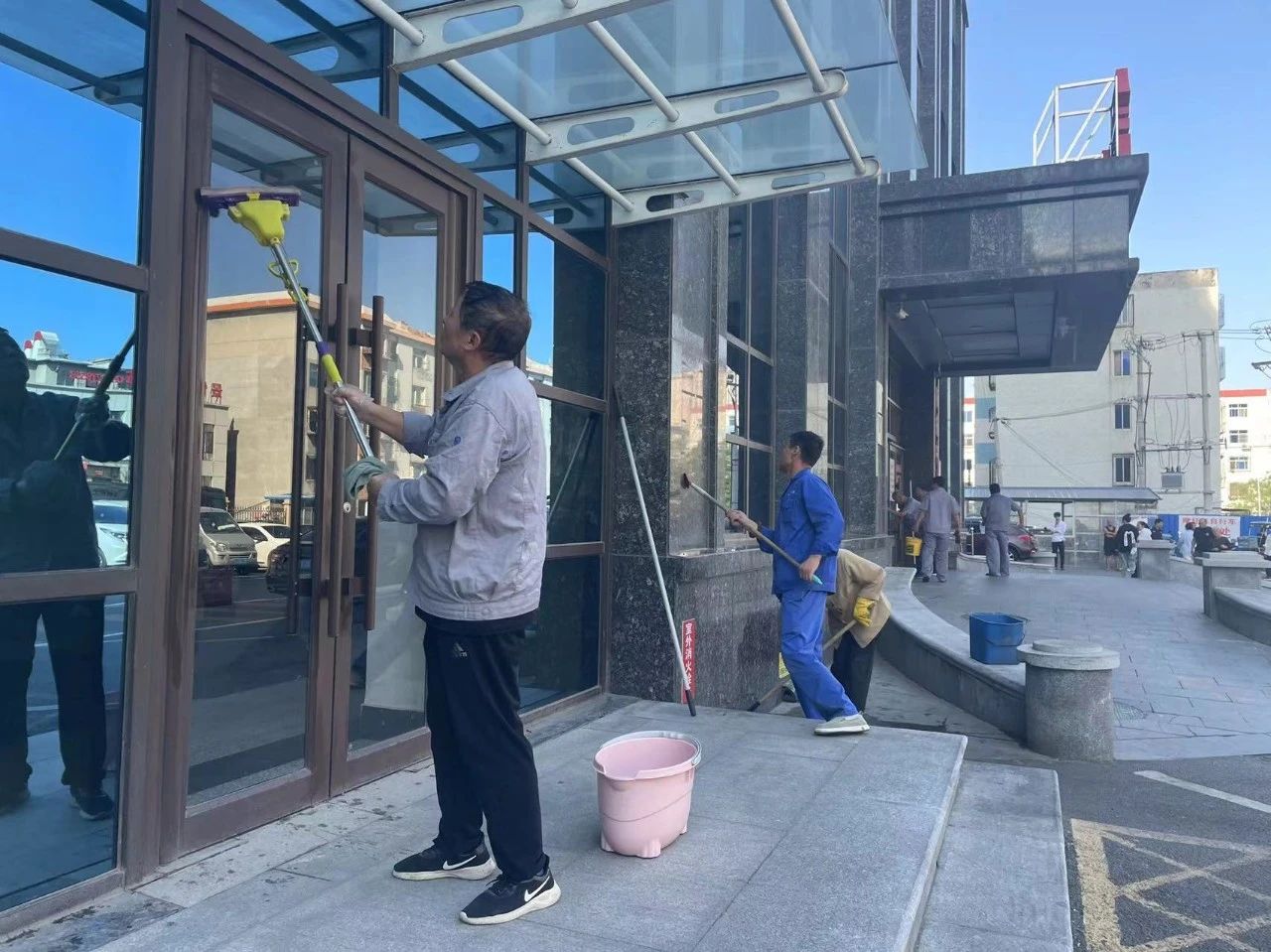 【城市精细化管理(180)】市卫健局:提升环境卫生质量 扮靓文明城市