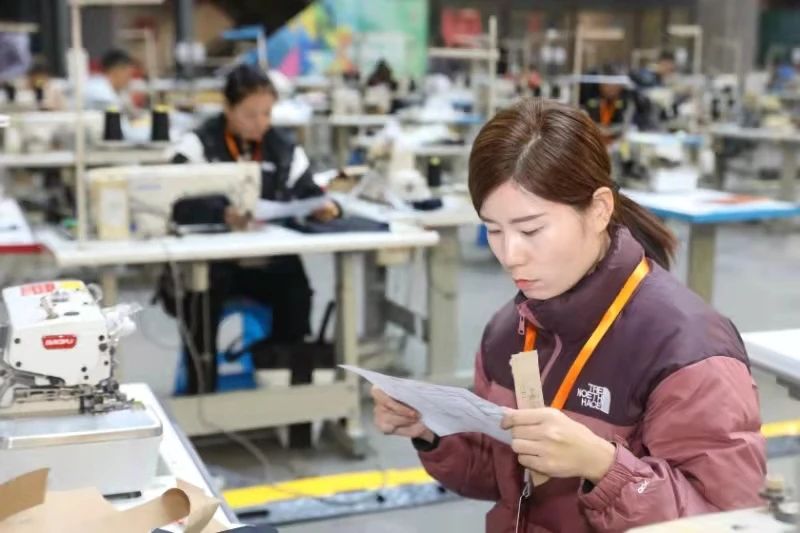 2024年辽宁省缝纫工（裤装）职业技能大赛在我市西柳中国商贸城开赛