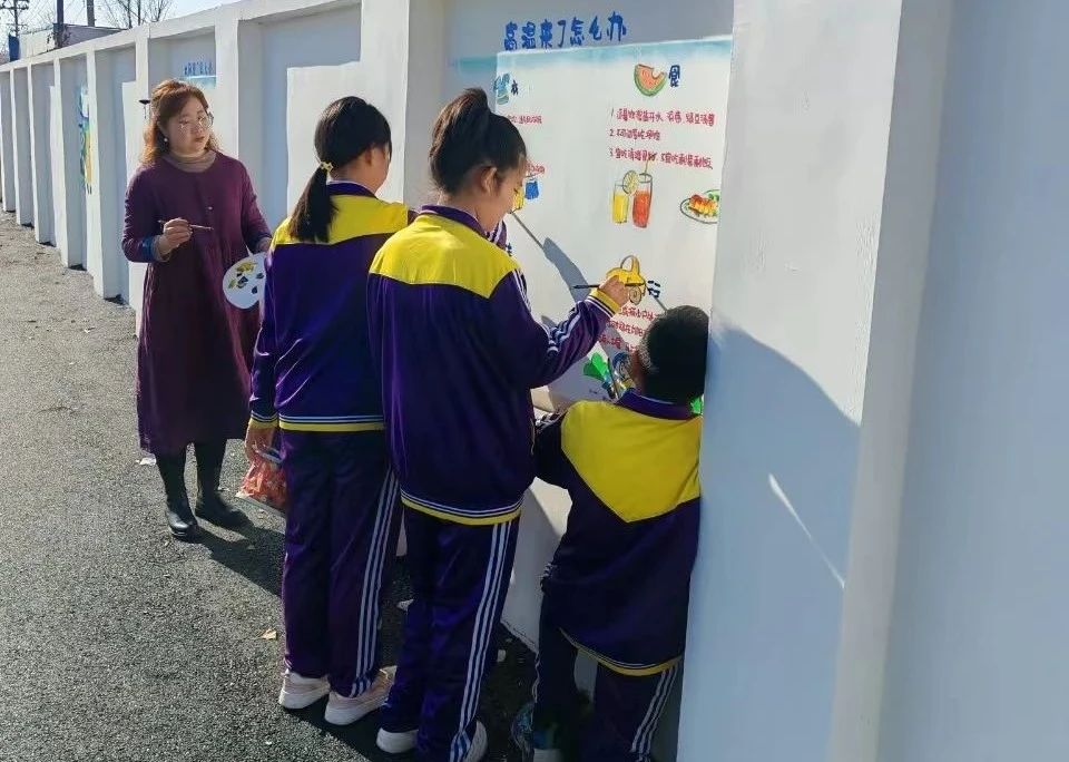 【城市精细化管理（232）】省内首创！市气象局精心打造手绘气象科普长廊