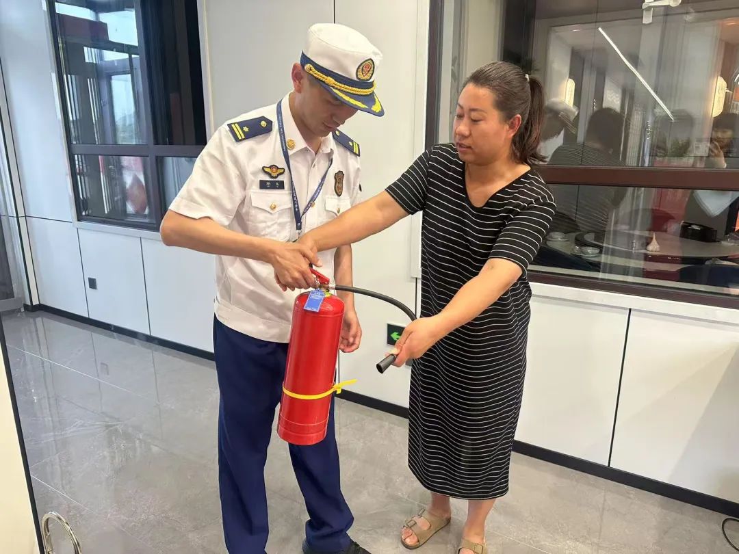 【“两为”大比武】解决消防安全隐患 打造烧烤特色街区