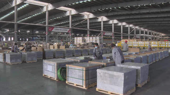 【2026新春走基层】春节不停工 后英集团海城市胜辉耐火材料制造有限公司稳产提质开新局