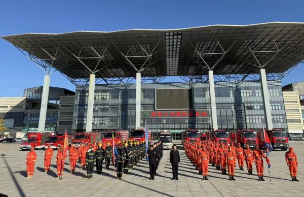 海城市举行2026年秋冬季消防安全宣传启动仪式