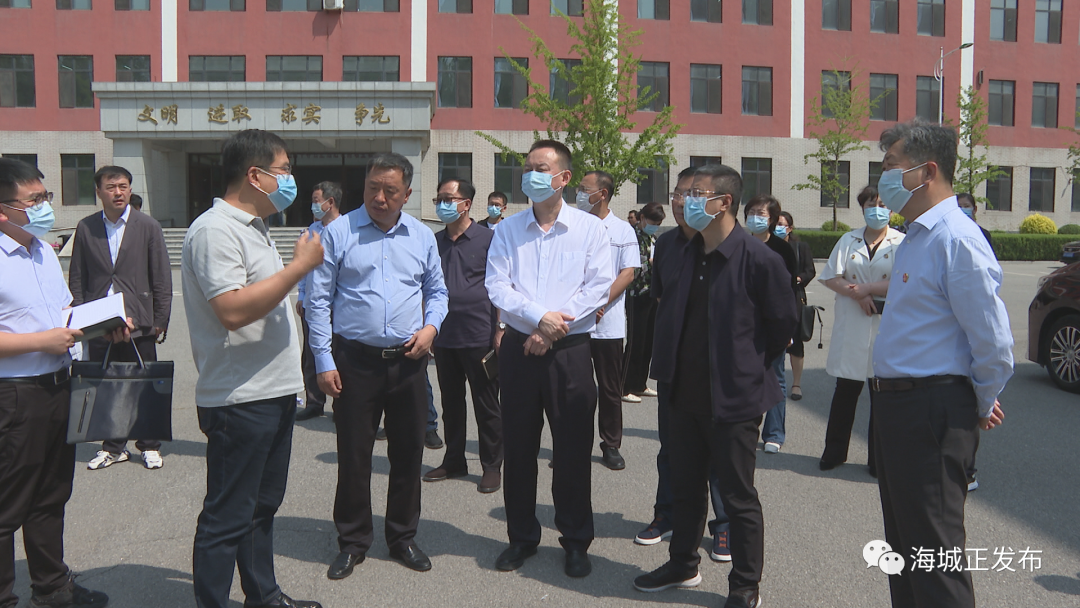 鞍山人大代表海城团一组开展“我为企业解难题我为群众办实事 齐心助力我市文明创建”调研活动